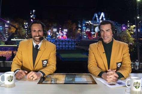 Rob Riggle Wants 'Holey Moley' To Be More Fun - Hollywood Outbreak