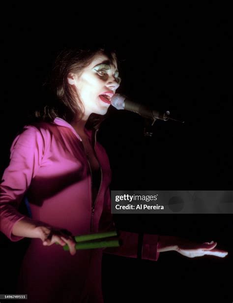 Pj Harvey Performs At Jones Beach Theater On September 9 1995 In