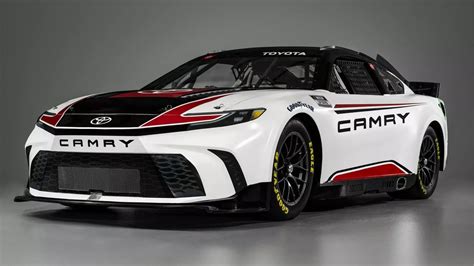 Представлена новая Toyota Camry XSE для гонок NASCAR