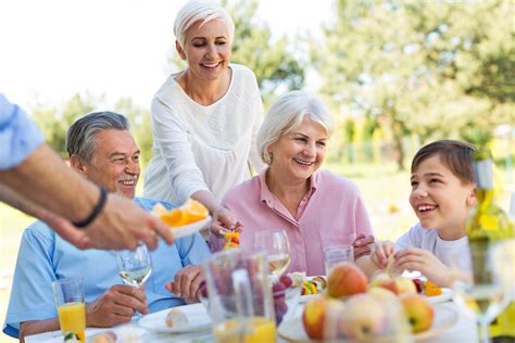 Seniors Famille Repas