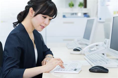 経理の仕事内容・なり方・年収・資格などを解説 職業情報サイト キャリアガーデン