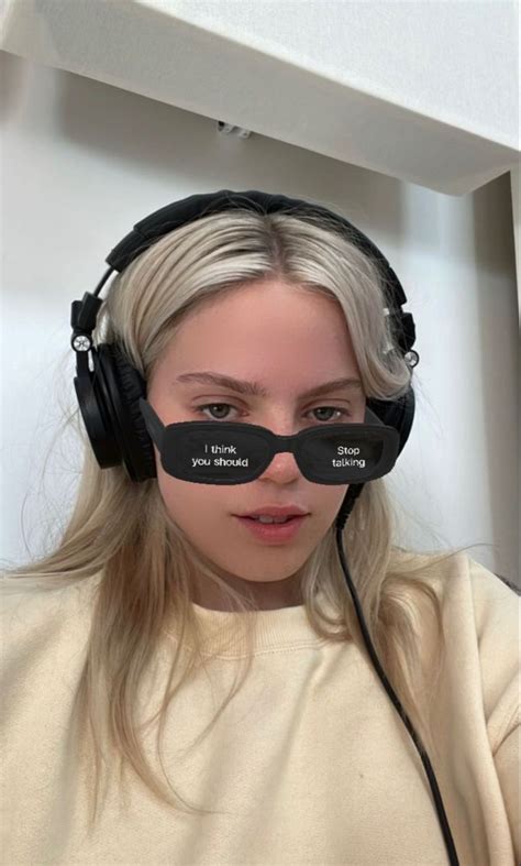 reneé rapp Renee Blonde wife Mean girls