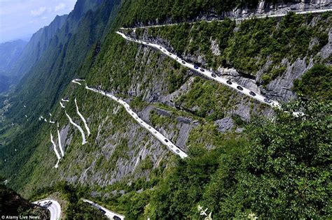 That S A Real Cliffhanger Breathtaking Photographs Show How China S