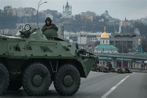 Pertempuran Sengit Di Jalanan Saat Pasukan Rusia Serang Ibu Kota Ukraina