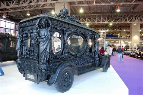 Unusual Hearses 34 Pics