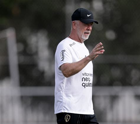 Corinthians Augusto Melo E Mano Menezes Iniciam Planejamento