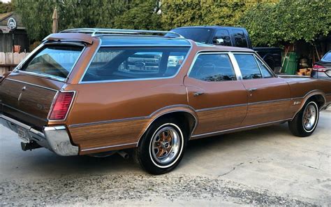 That ’70s Beast! 455-Powered 1972 Olds Vista Cruiser | Barn Finds