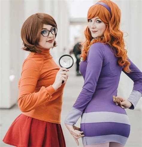 10 Shots Of Live Action Scooby Doos Velma And Daphne Will Rock Your World Cbg Cosplay