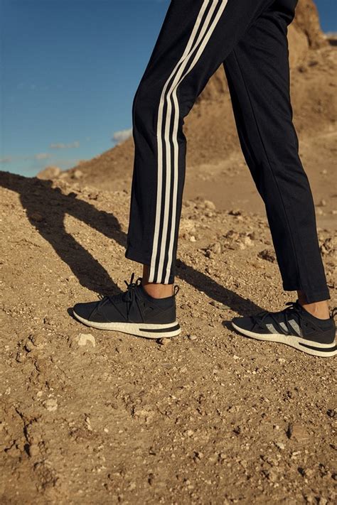 Adidas Originals Faz Parceria A Naked E N S Estamos Comemorando