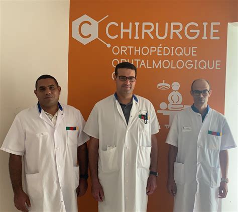 Léquipe De Chirurgie Orthopédique Et Traumatologique Est Désormais Au