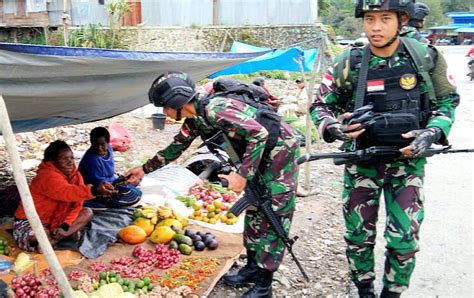 Ini Cara Satgas Yonif Raider 142 KJ Ciptakan Daerah Yang Kondusif