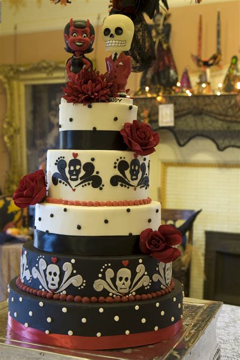 Spookily Delicious Halloween Wedding Cakes Offbeat Wed Was Offbeat