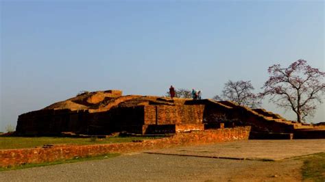 Stupas and other remains along the Pilgrimage Route