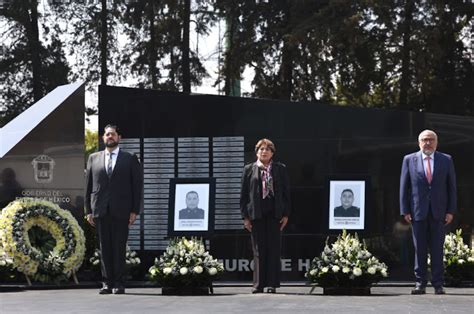 Gobierno Rinde Homenaje A Polic As Ca Dos En Cumplimiento De Su Deber