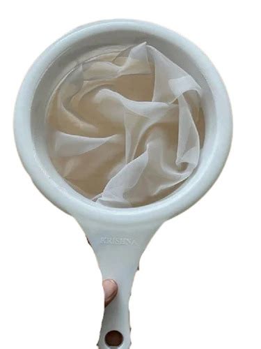 White Light Weight Easy To Use Polished Smooth Plastic Milk Strainers