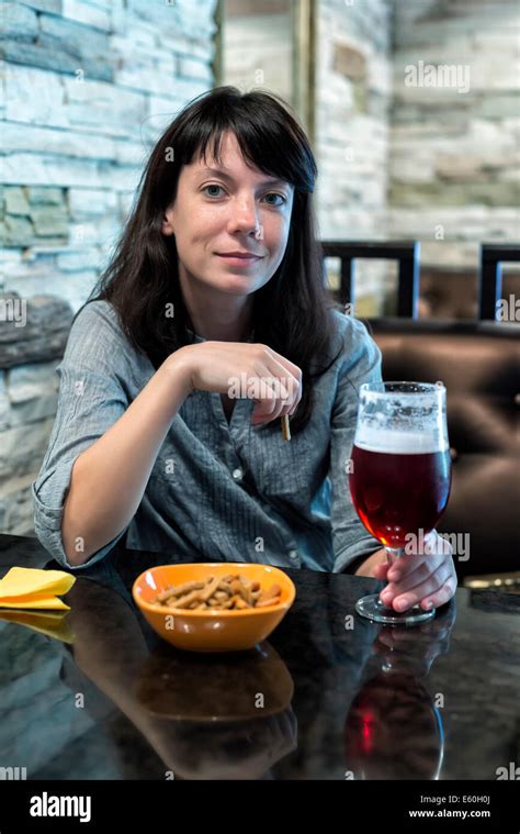 Beautiful Girl Drink Beer Hi Res Stock Photography And Images Alamy