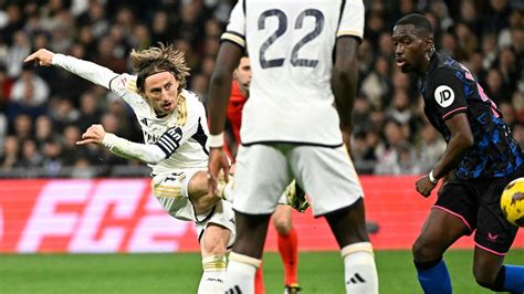 Más polémica El gol de Modric al Sevilla vino precedido de un fuera