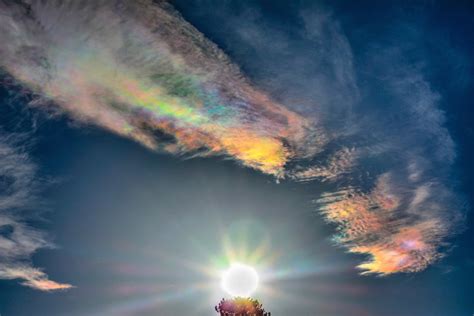 13 Iridescent Clouds That Light Up The Sky With Colorful Rainbows