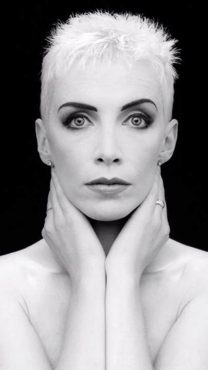 Annie Lennox Walking On Broken Glass Annielennox 1992 Walking Youtube