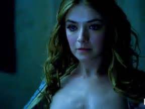 SARAH BOLGER Nude AZNude