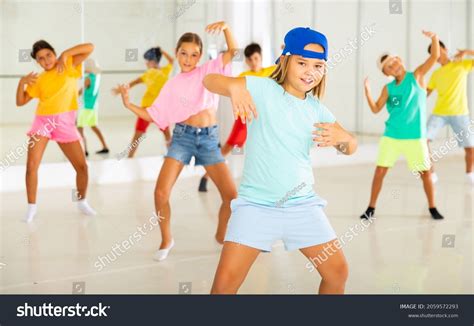 47 Hip Hop Dance Junior Images, Stock Photos & Vectors | Shutterstock