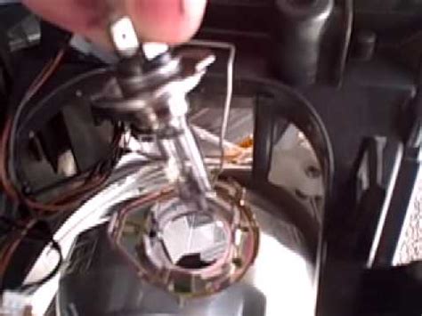 Changing Headlight Bulb Ford Focus