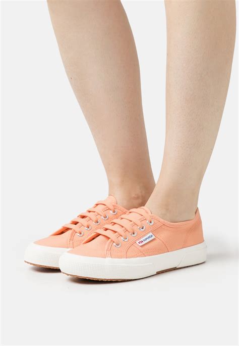 Superga 2750 Classic Sneaker Low Orange Light Coral Orange Zalando De