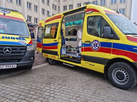 Rzeszowskie Pogotowie ma nowe ambulanse Rzeszów Aktualności RESinet