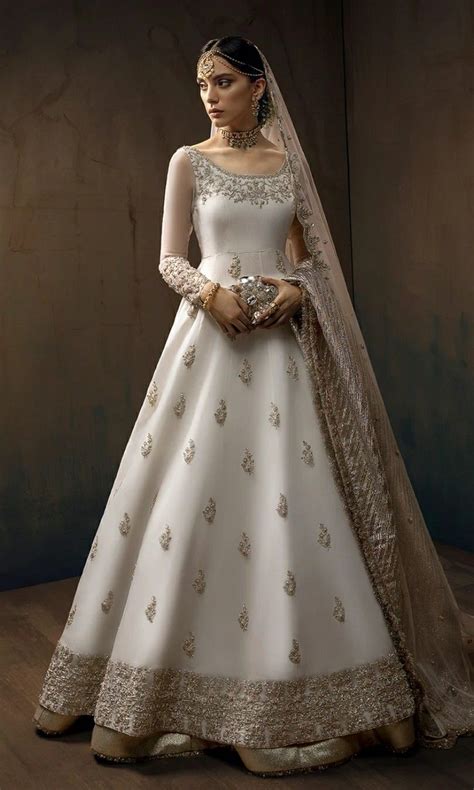 Pin Di Madiha Adnan Su Eastern Dresses Abiti Da Sposa Vestiti Abiti