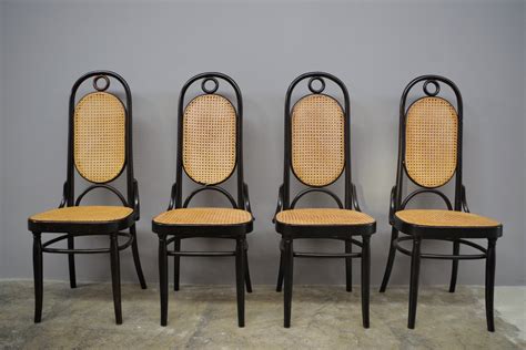 Thonet Stühle aus gebogenem Buchenholz und Wiener Sitz aus Stroh