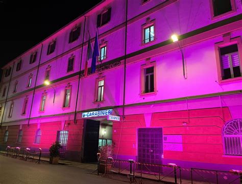 Le Caserme Dei Carabinieri D Arancione Contro La Violenza Sulle Donne