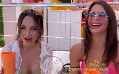 Gf Vip Antonella Fiordelisi E Rosalinda Cannav A Ibiza Il Messaggio