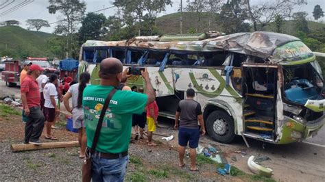 Fatal Accidente En Vía El Carmen Chone Deja 20 Heridos Y 3 Fallecidos