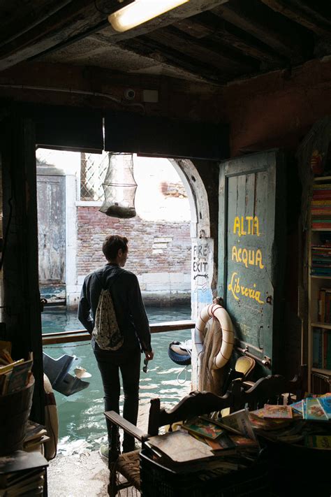 Libreria Acqua Alta em Veneza A Mais Bonita do Mundo Eduardo Mônica