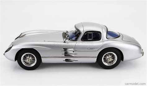 CMC M246 Scale 1 18 MERCEDES BENZ 300 SLR UHLENHAUT COUPE 1955 WITH