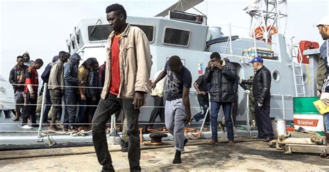 Plus De 250 Migrants Secourus Au Large De La Libye L Express