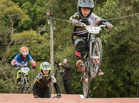 Ciclistas do Grêmio Atiradores disputam Campeonato Brasileiro de BMX em