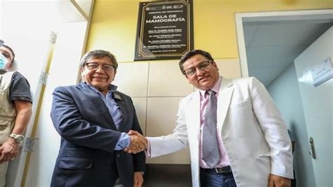 Ministro César Vásquez inauguró moderna Sala de Mamografía en el