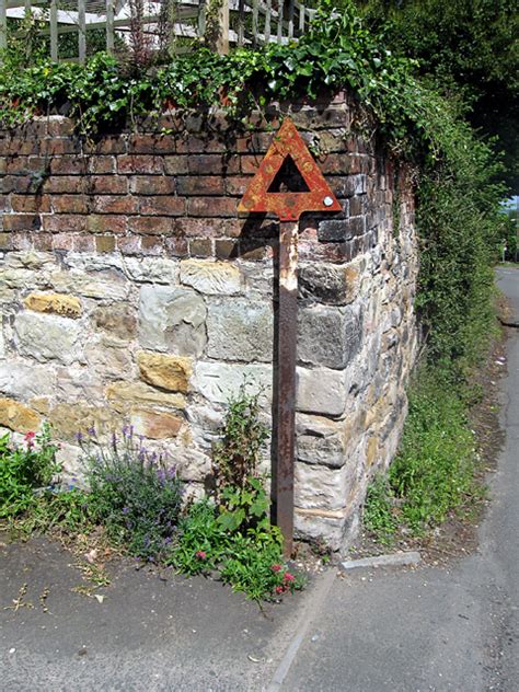 Old Road Sign Post Shepherds Lane Gordon Cragg Cc By Sa