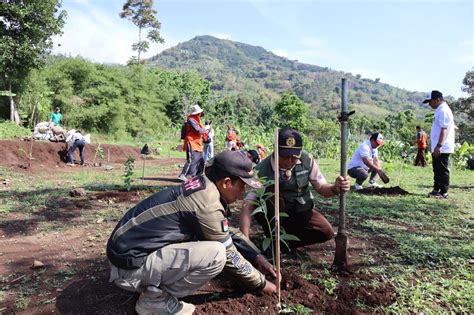 Peduli Lingkungan SAS Hospitality Gelar Aksi Tanam 1000 Pohon Bersama