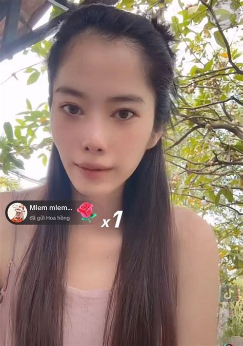 Nam Em đắt show sau khi bị phạt 37 5 triệu bạn trai cố tình nhận show