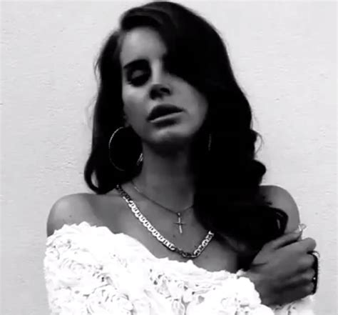 Diva Devotee: New Music: Lana Del Rey "Blue Jeans"