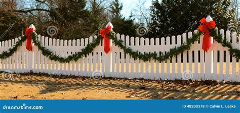 Outdoor Christmas Decorations For A Fence At Russell Moton Blog