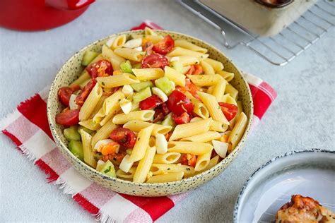 Pastasalade Met Zalm Komkommer En Tomaat Lekker En Simpel