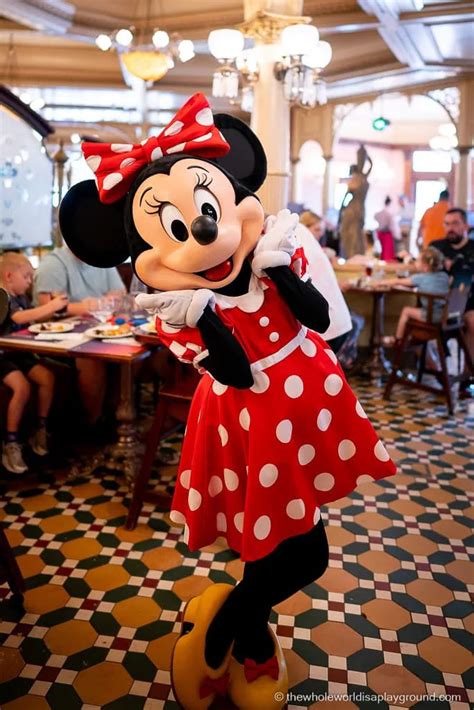 Guide To Character Dinner At Plaza Gardens Disneyland Paris