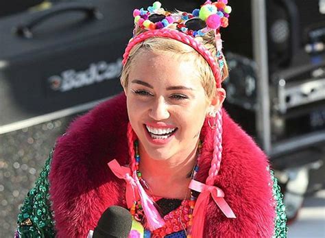 Miley Cyrus Topless Photographed Half Naked By Paparazzi