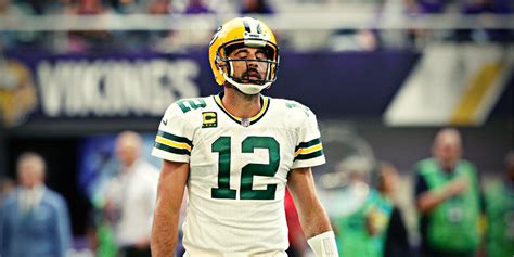 Aaron Rodgers Can't Hold Back Because of Rookie Missteps