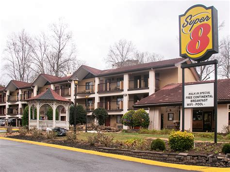 13 Best Hotels in Gatlinburg, Ranked