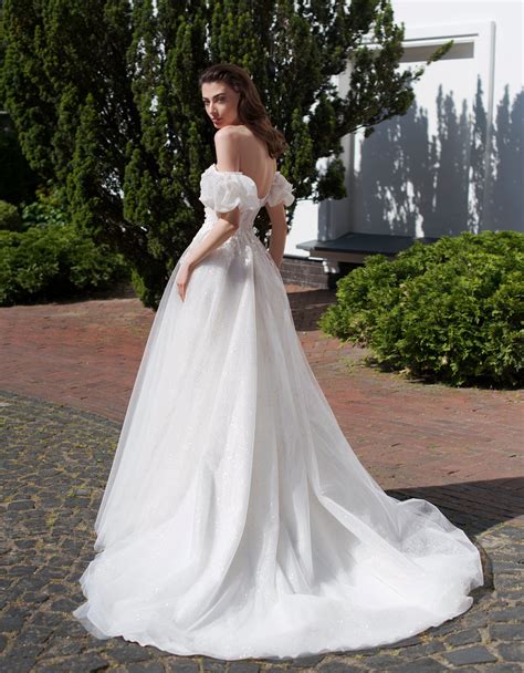 Off Shoulder A Line Wedding Dress With Embellishment Harems Brides