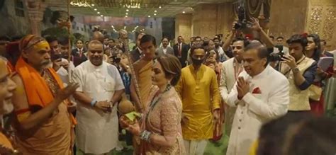 Anant-Radhika 'Shubh Aashirwad' ceremony: Mukesh, Nita Ambani welcome ...